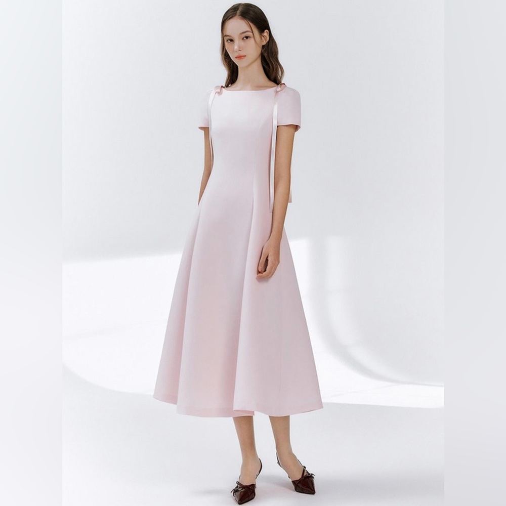 IvanaHelsinki. Eri Dress! Pink midi dress.